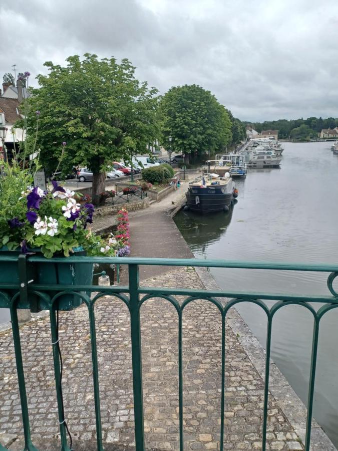 Entre Loire Et Canal Briare Bagian luar foto